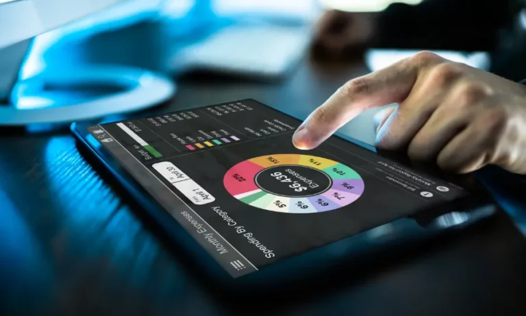 What Is an Expense Manager App? Benefits, Features & How It Works
